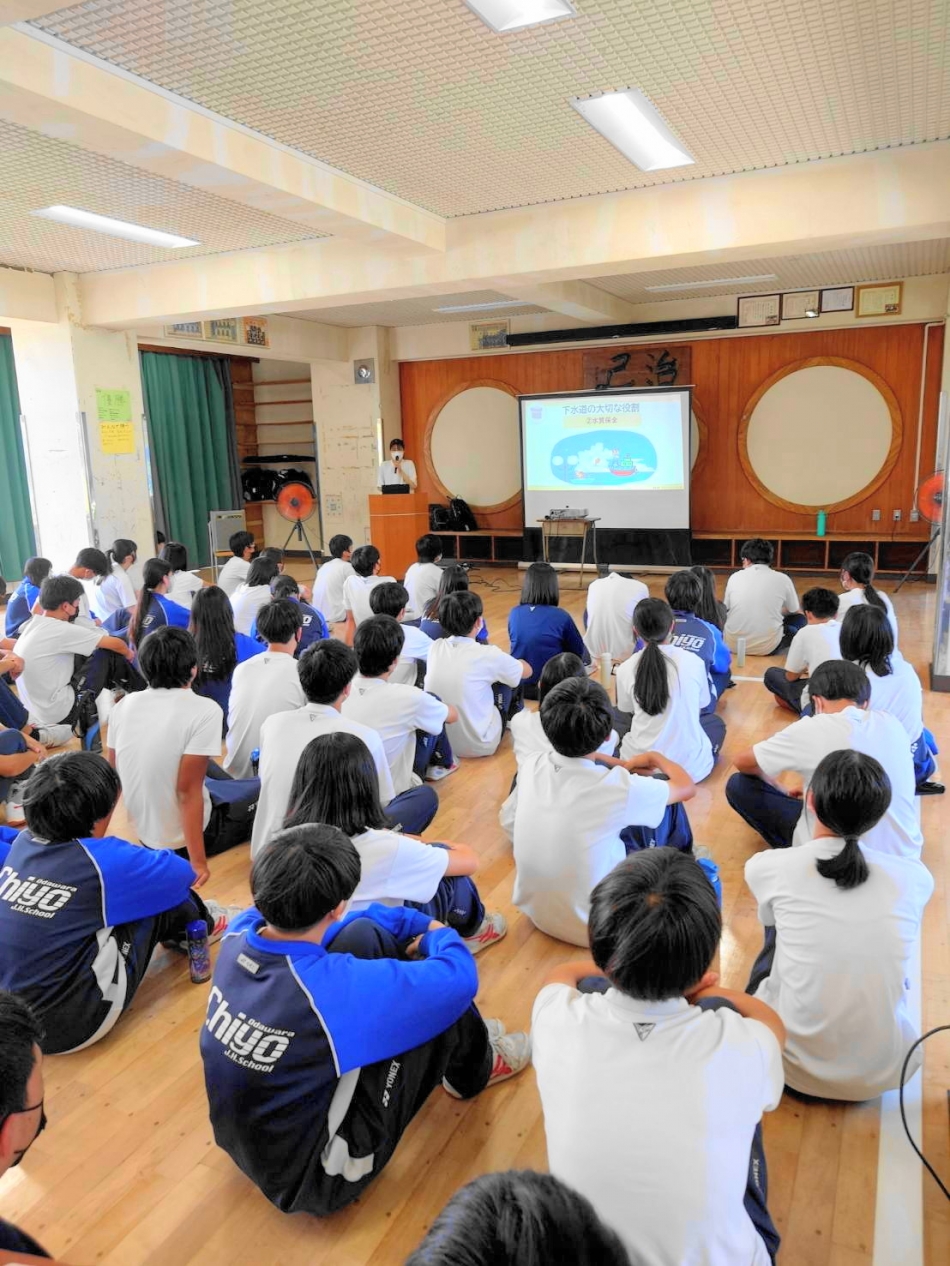 小田原下水道サービスによる「下水道出前授業」を開催しました。